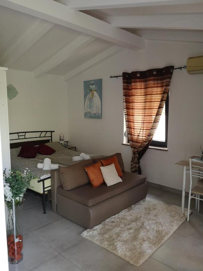 App Neno Hotel Murine Exterior foto
